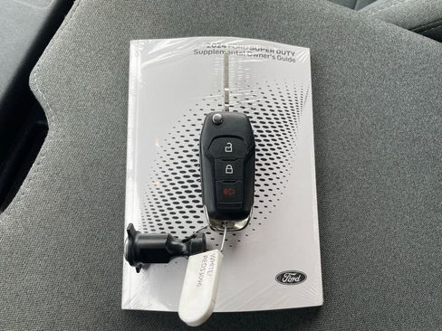 Used 2024 Ford F250 XLT image 43