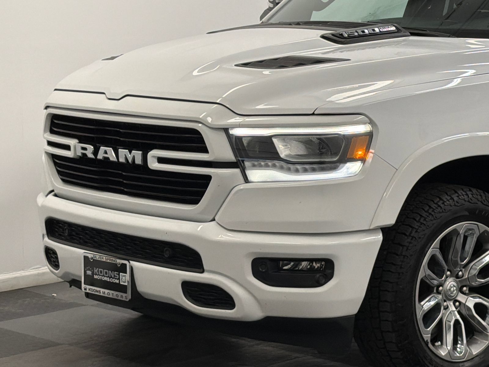 Used 2022 RAM 1500 Laramie w/ Sport Appearance Package AWD/4WD image 2