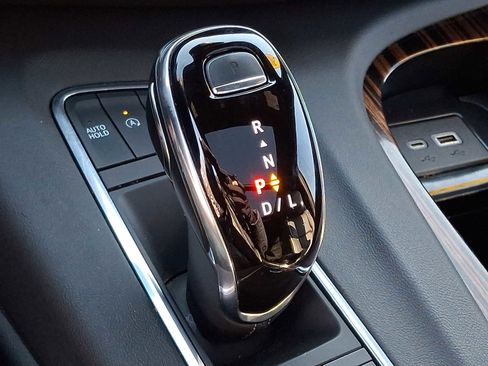 Used 2023 Cadillac Escalade Premium Luxury image 17