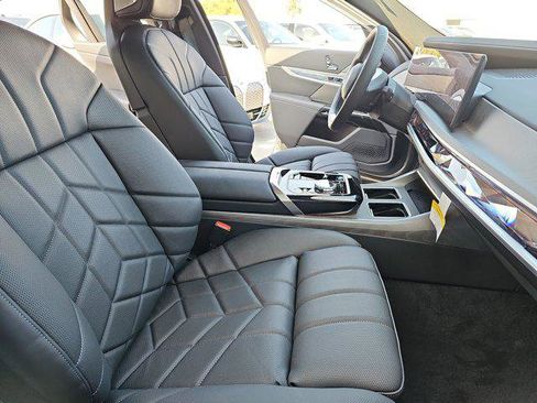 New 2025 BMW i7 eDrive50 image 10