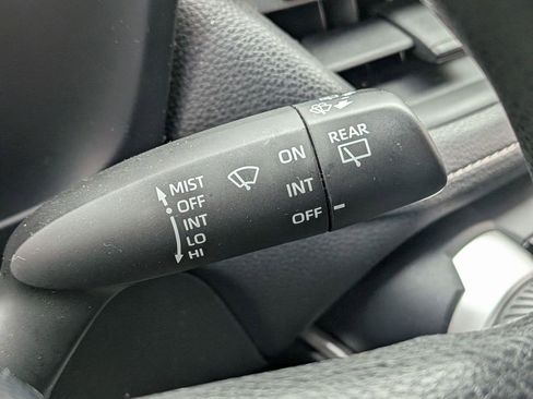 Used 2021 Toyota RAV4 LE AWD/4WD image 22