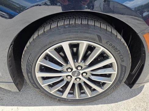 Used 2020 Lincoln MKZ FWD image 19