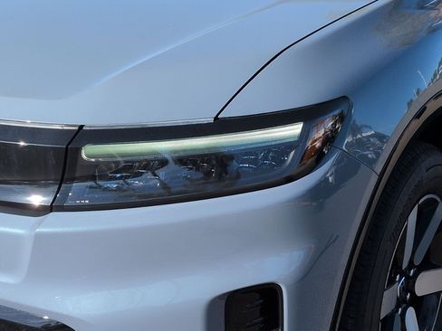 Used 2025 Honda Prologue Touring image 6