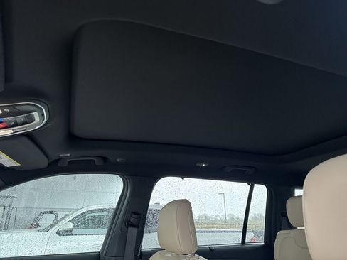 New 2025 Jeep Grand Cherokee L Limited w/ Luxury Tech Group II image 22