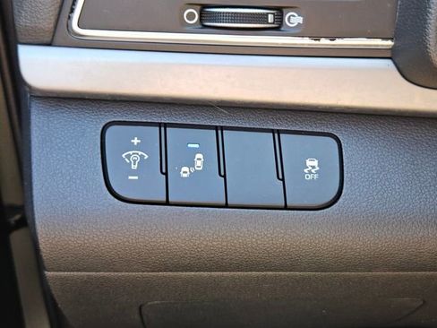 Used 2018 Hyundai Elantra Value Edition image 28