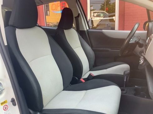 Used 2013 Toyota Yaris LE FWD image 17