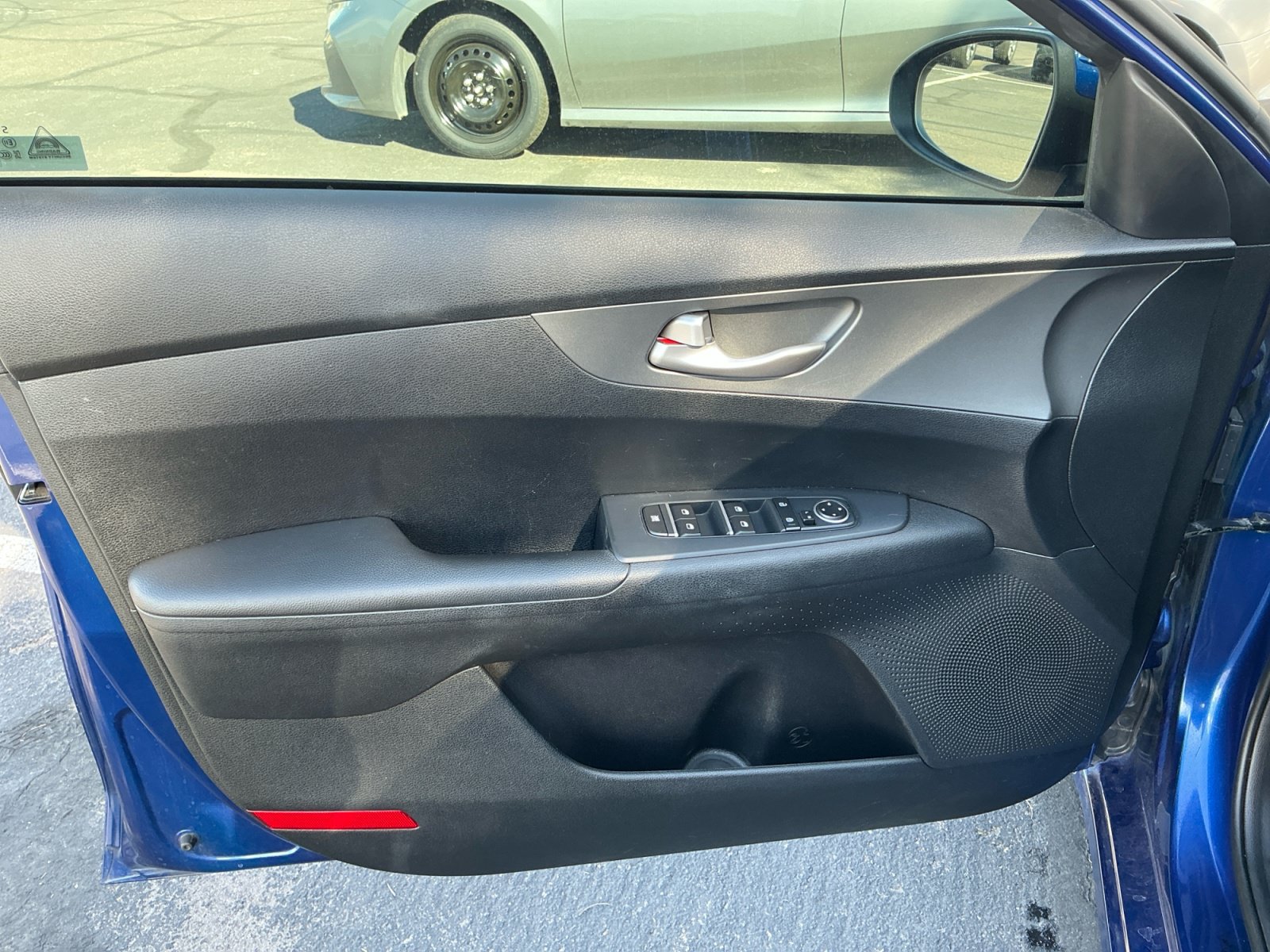 Used 2019 Kia Forte LXS FWD image 13