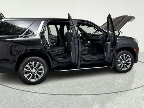 Used 2023 Chevrolet Tahoe LS AWD/4WD image 13