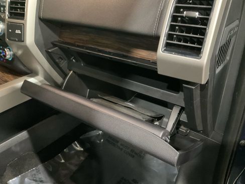 Used 2018 Ford F150 Lariat w/ Equipment Group 502A Luxury image 30