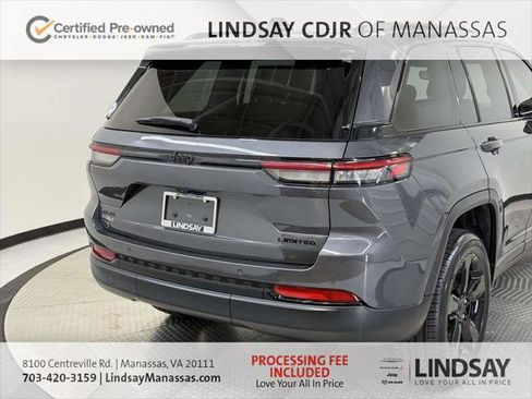Certified 2023 Jeep Grand Cherokee Limited w/ Black Appearance Package AWD/4WD image 10