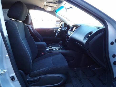 Used 2014 Nissan Pathfinder S image 15