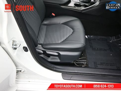 Used 2024 Toyota Camry SE image 33