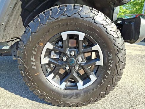 Used 2024 Jeep Wrangler Unlimited Rubicon 4xe AWD/4WD image 8
