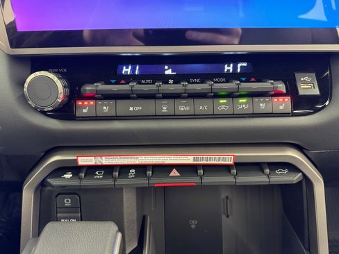 New 2026 Toyota Tundra Platinum image 32