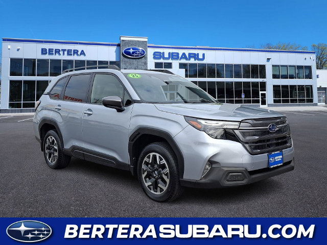 Used 2025 Subaru Forester Premium AWD/4WD image 1