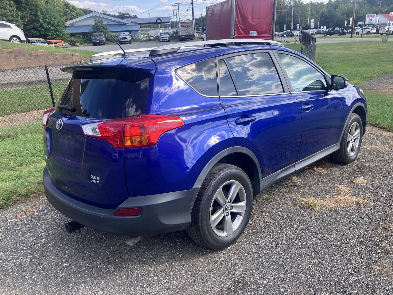 Used 2015 Toyota RAV4 XLE AWD/4WD image 4