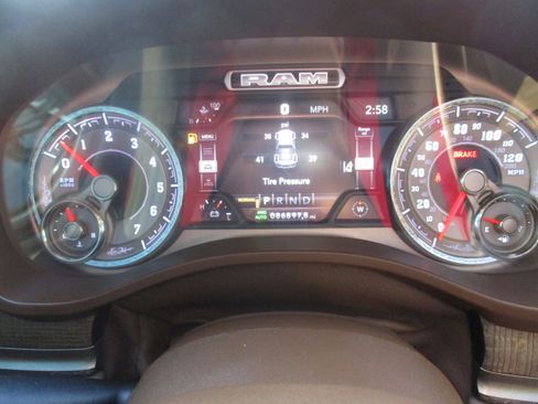 Used 2019 RAM 1500 Laramie Longhorn image 17