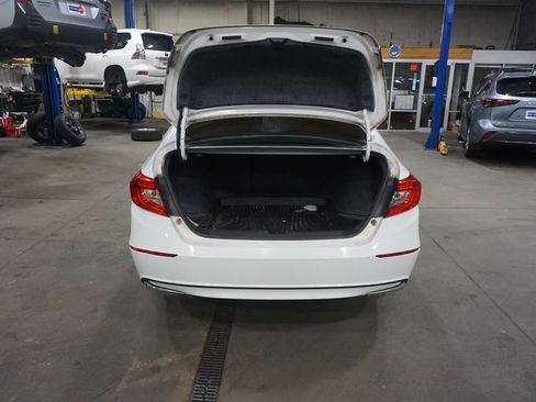 Used 2018 Honda Accord EX-L image 16