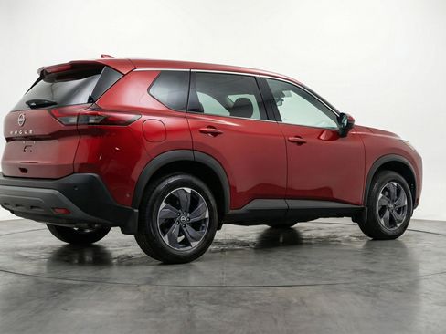 Used 2025 Nissan Rogue SV AWD/4WD image 9