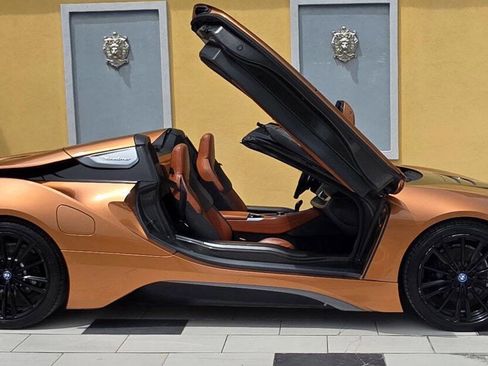 Used 2019 BMW i8 Roadster AWD/4WD image 4