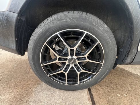 Used 2015 Toyota RAV4 LE AWD/4WD image 9