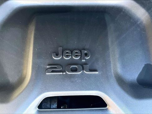 Used 2025 Jeep Wrangler Unlimited Rubicon w/ Convenience Group AWD/4WD image 34