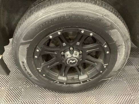 Used 2017 Chevrolet Silverado 1500 LT w/ All Star Edition AWD/4WD image 2