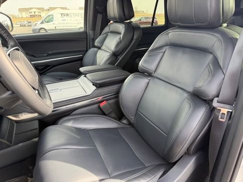 Used 2026 Lincoln Navigator Reserve w/ Jet Appearance Package image 14