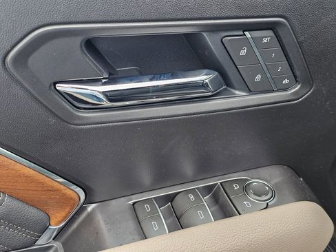 New 2026 GMC Canyon Denali w/ LPO, Black Badging Package image 23