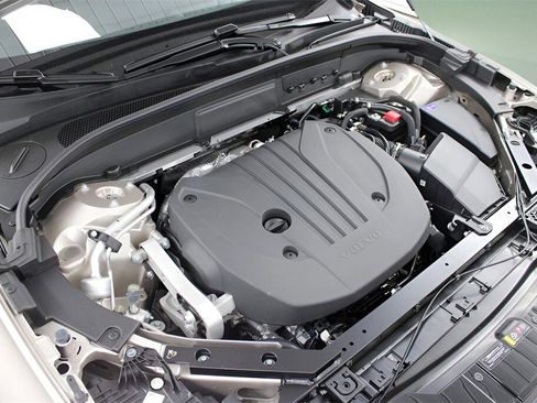 New 2026 Volvo XC60 B5 Core w/ Protection Package Premier image 25