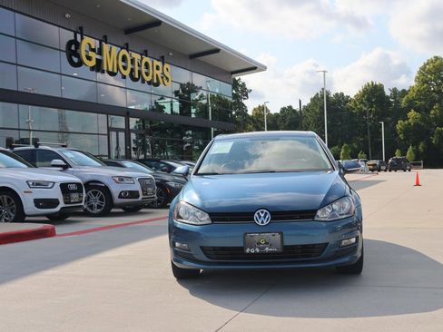 Used 2015 Volkswagen Golf 4-Door image 40