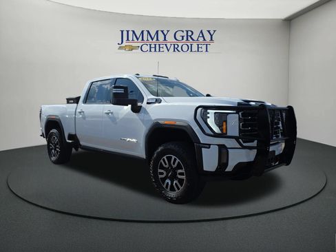 Used 2024 GMC Sierra 2500 AT4 w/ AT4 Premium Plus Package AWD/4WD image 7