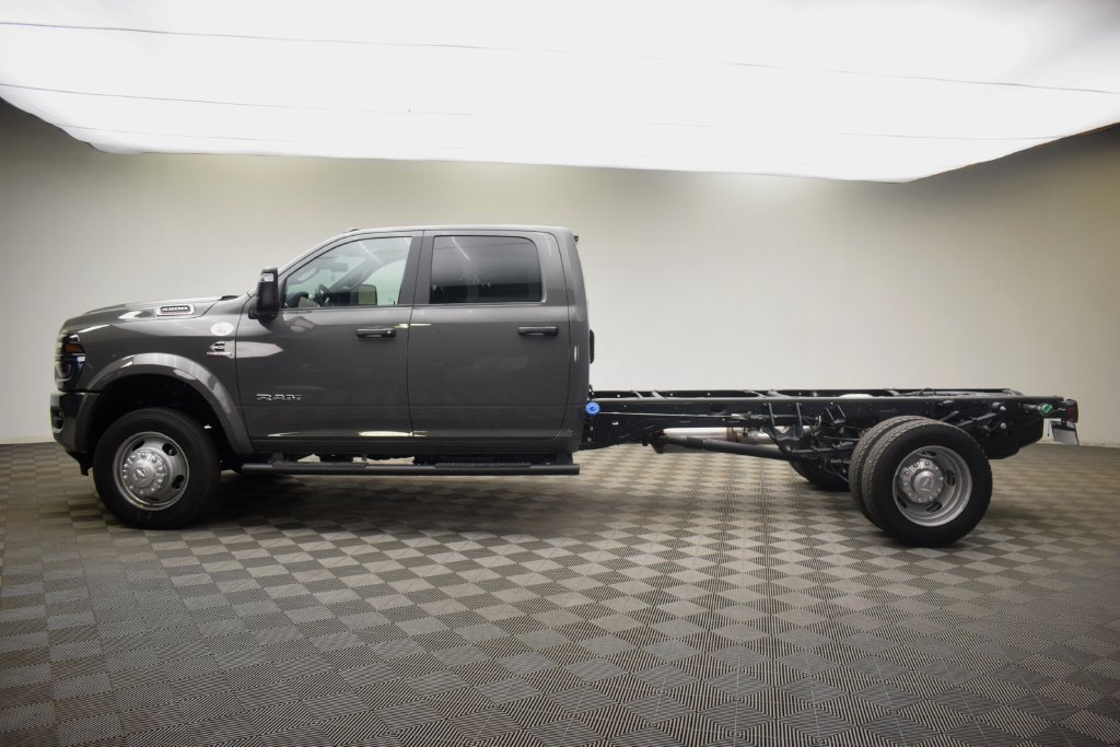 New 2026 RAM 5500 4x4 Crew Cab image 13