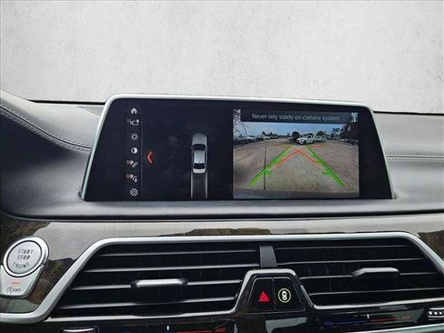 Used 2018 BMW 750i xDrive image 21