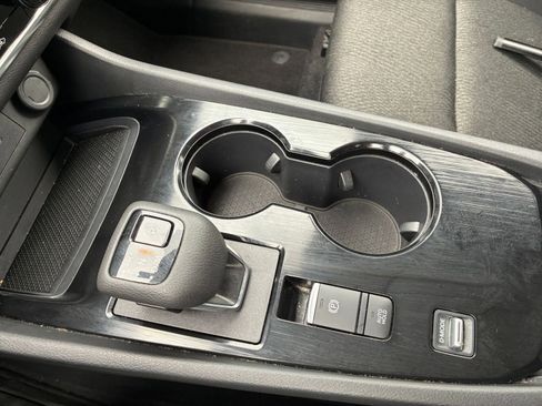 Used 2025 Nissan Rogue SV FWD image 38