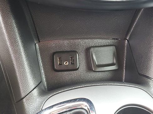 Used 2019 Chevrolet Cruze LT FWD image 16