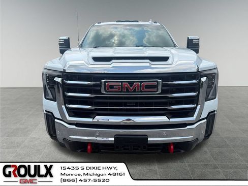 Used 2025 GMC Sierra 2500 SLT w/ SLT Premium Package AWD/4WD image 9
