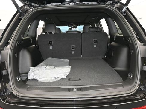 New 2026 Jeep Grand Cherokee Limited w/ Limited Altitude Package RWD image 33