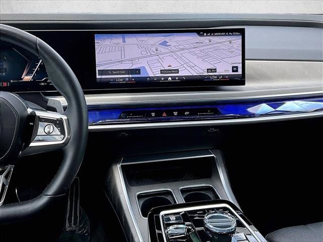 Used 2023 BMW 760i xDrive AWD/4WD image 8