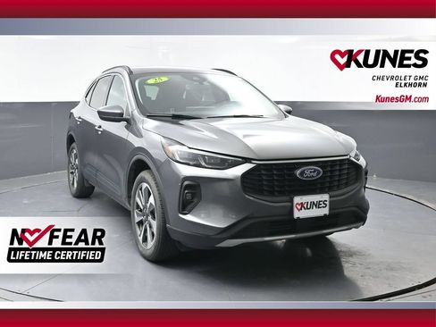 Used 2025 Ford Escape Platinum AWD/4WD image 1