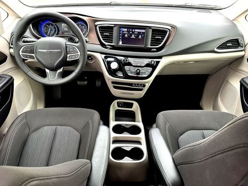 Used 2023 Chrysler Voyager LX FWD image 28