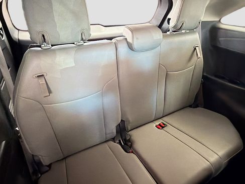 Used 2025 Toyota Sienna XLE image 20