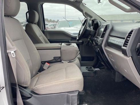 Used 2019 Ford F250 XLT w/ XLT Premium Package image 8