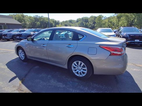 Used 2013 Nissan Altima 2.5 S FWD image 6