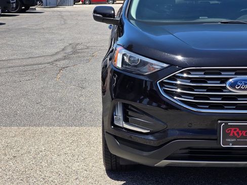 Used 2022 Ford Edge Titanium AWD/4WD image 3