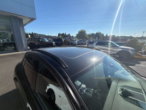 Used 2018 Porsche Macan AWD/4WD image 3