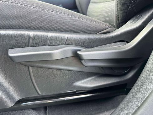 Used 2026 Chevrolet Equinox LT image 14