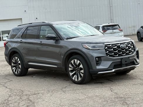 Used 2025 Ford Explorer Platinum w/ LUX Leather Package AWD/4WD image 16