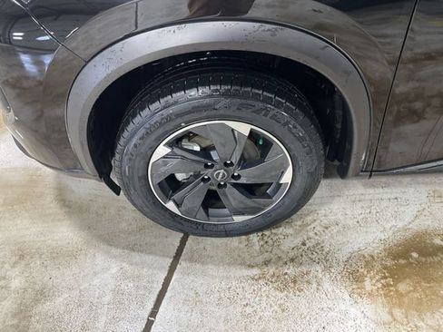 Used 2024 Nissan Rogue SV FWD image 10