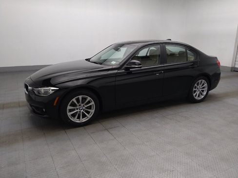 Used 2018 BMW 320i Sedan w/ Convenience Package RWD image 2